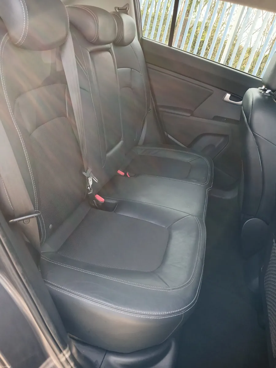 
								Rare 4×4 Kia Sportage 2012 AWD full									