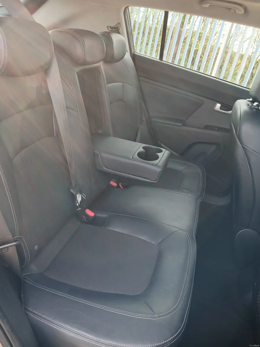 
								Rare 4×4 Kia Sportage 2012 AWD full									