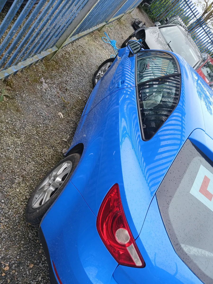 
								Damage repairable Seat Ibiza full									