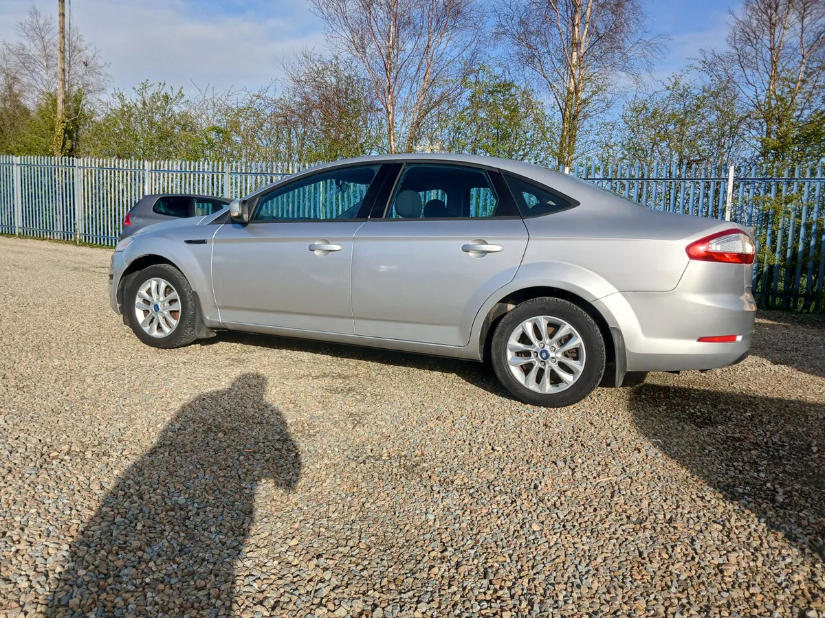 
								Ford Mondeo 2011 1 owner..new nct full									