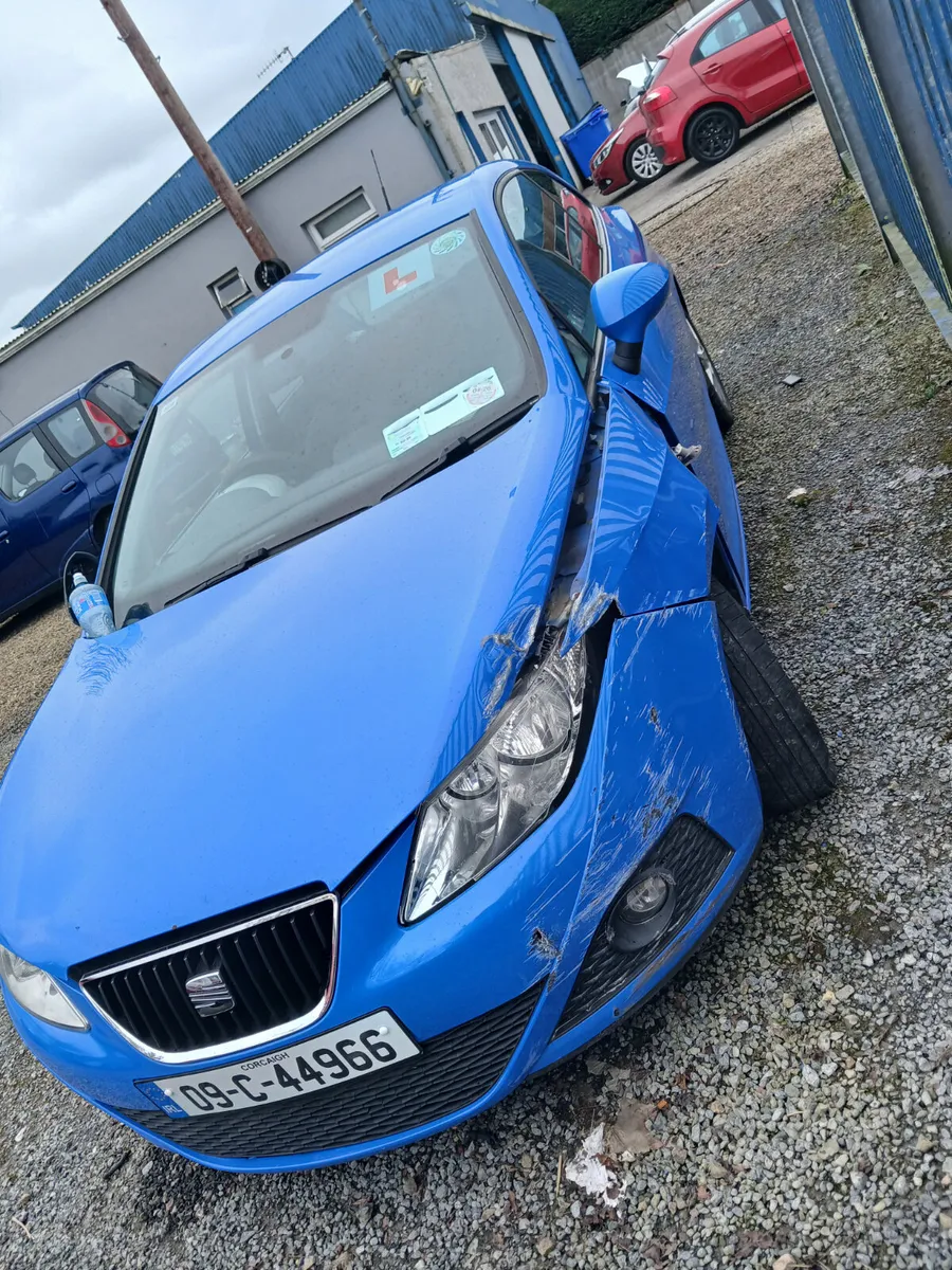 
								Damage repairable Seat Ibiza full									