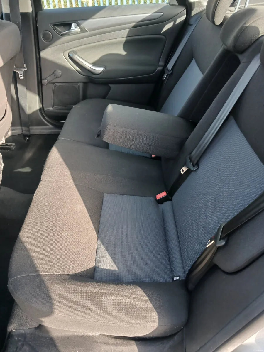 
								Ford Mondeo 2011 1 owner..new nct full									