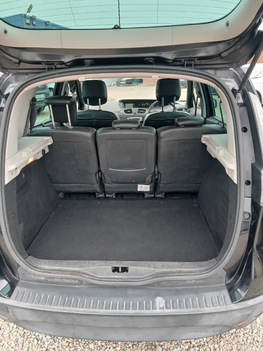 
								Renault Scenic 2013 1.2 petrol full									