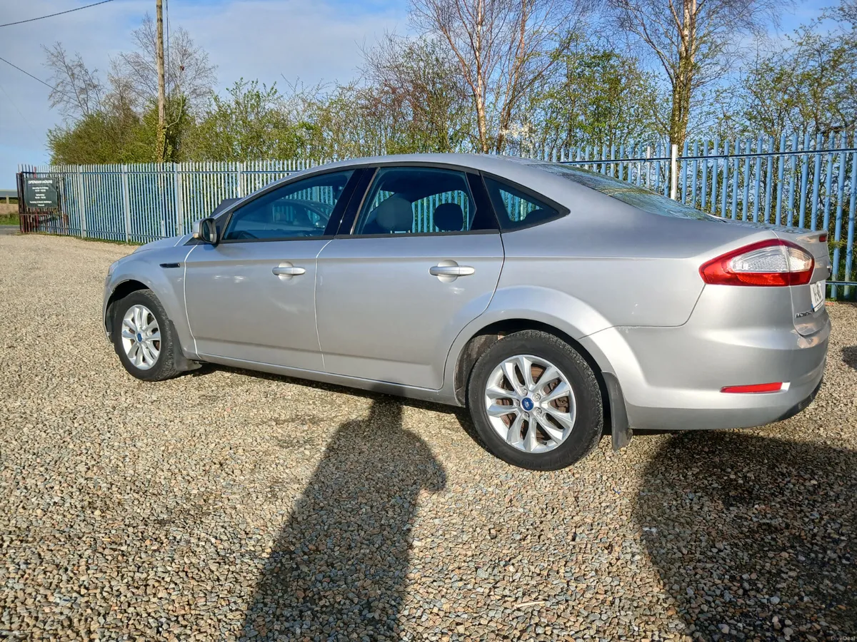 
								Ford Mondeo 2011 1 owner..new nct full									