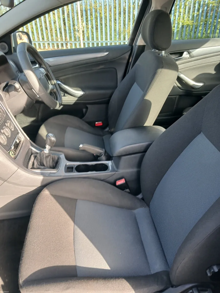 
								Ford Mondeo 2011 1 owner..new nct full									